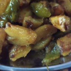 A picture of Aloo shimla mirch.