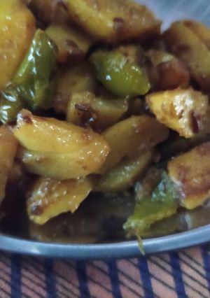 A picture of Aloo shimla mirch.
