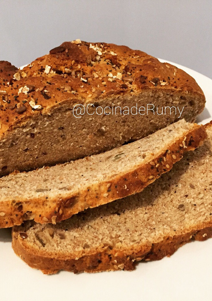 Una foto de Pan de avena y semillas