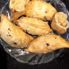 A picture of Gujiya.