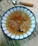 燉新鮮白木耳甜湯