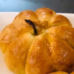 A picture of Pumpkin Stuffed Bun.
