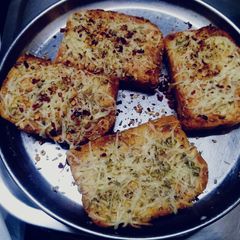 A picture of Garlic bread.