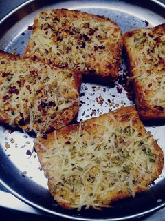 A picture of Garlic bread.