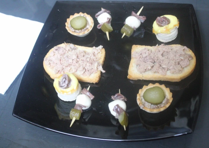 Manera fácil Preparar  Cenando anchoas y atún