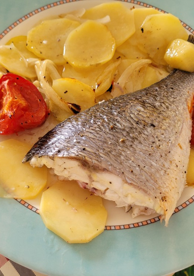 Una foto de Dorada al horno, en un plis plas