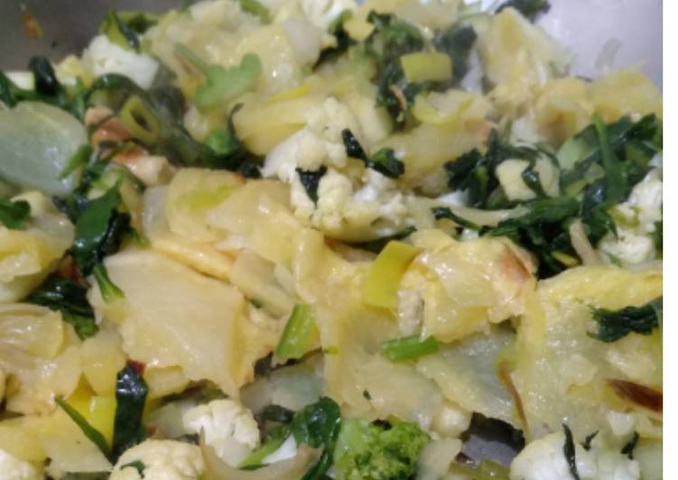 Revuelto de brócoli, coliflor, collejas