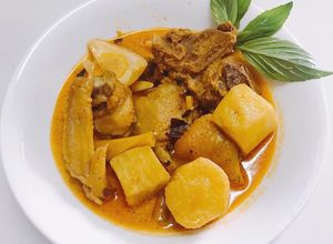 Hình của món Cà ri gà.