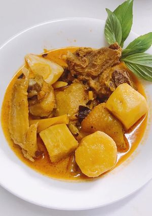 Hình của món Cà ri gà.