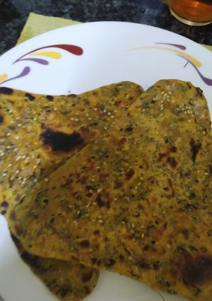 A picture of Methi and sesame paratha (Indian bread).