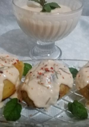 O poză a rețetei Sos de cașcaval și ceapă caramelizată.