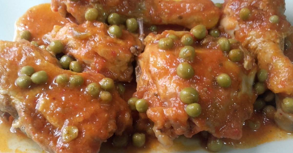 Pollo con salsa de tomate y guisantes Receta de La Cocina de Loli- Cookpad