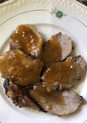 Una foto de Lomo de cerdo con salsa de ciruelas Claudia