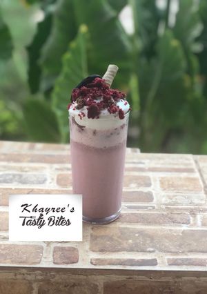 A picture of Red velvet milk shake.