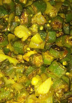 A picture of Kurkuri Bhindi with onion.