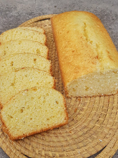 Una foto de Húmedo budín de coco