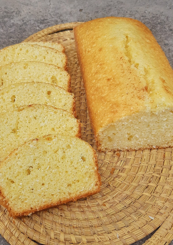 Una foto de Húmedo budín de coco