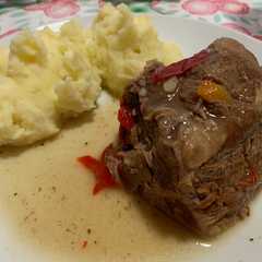 Una foto de Carne mechada con puré ♥️🍴