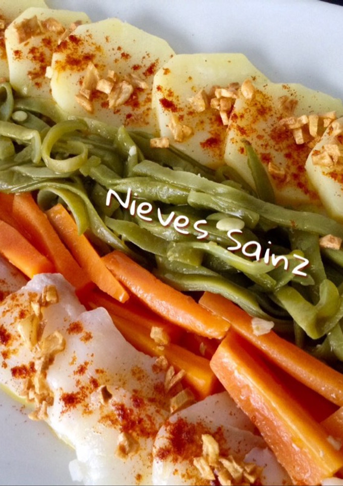 Una foto de Ensalada templada de judías verdes, patatas y bacalao