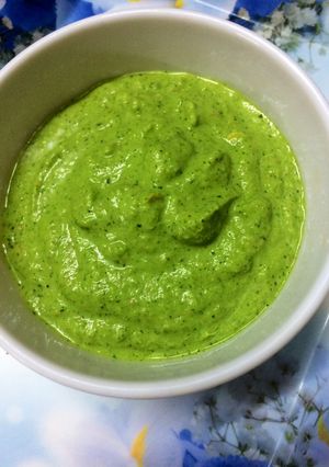 A picture of Dhaniya & mung phali chutney(coriander& peanut chutney).
