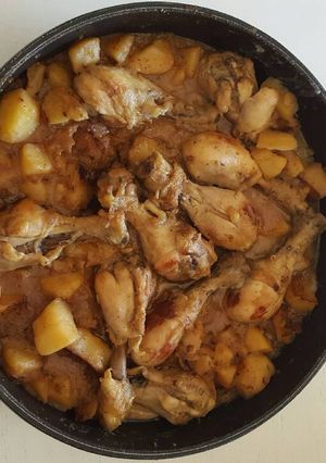 Una foto de Caldereta de pollo con patatas