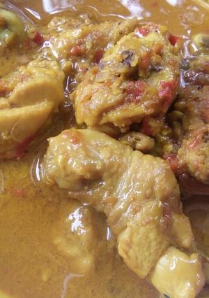 Foto resep Ayam Pedas Bumbu Kuning