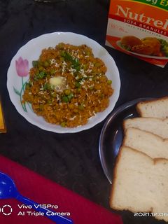 सोया मटार खिमा (soya matar kheema recipe in marathi) रेसिपी चे मुख्य फोटो 