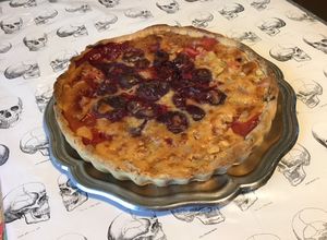 Une photo de Tarte pêches de vigne et rhubarbe (pâte brisée à la pêche)