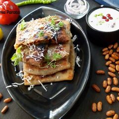 A picture of Rajma paratha.