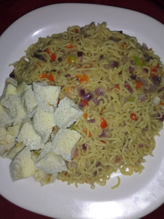 A picture of Noddles and egg.