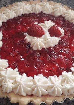 Una foto de Tarta de frutillas 🍓
