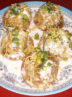 दही चटनी पापड़ी चाट (Dahi chutney papadi chaat recipe in hindi) रेसिपी मुख्य फोटो