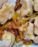 蛤蜊肉炒雞胸肉與金針花