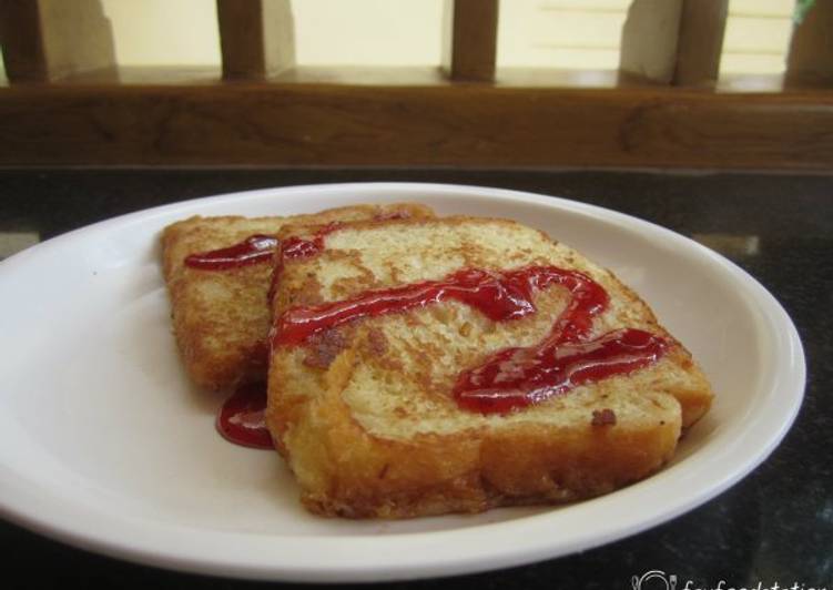 Sweet bread toast