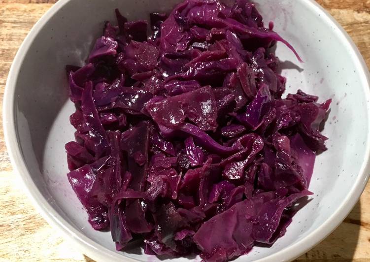 Spiced Christmas Red Cabbage