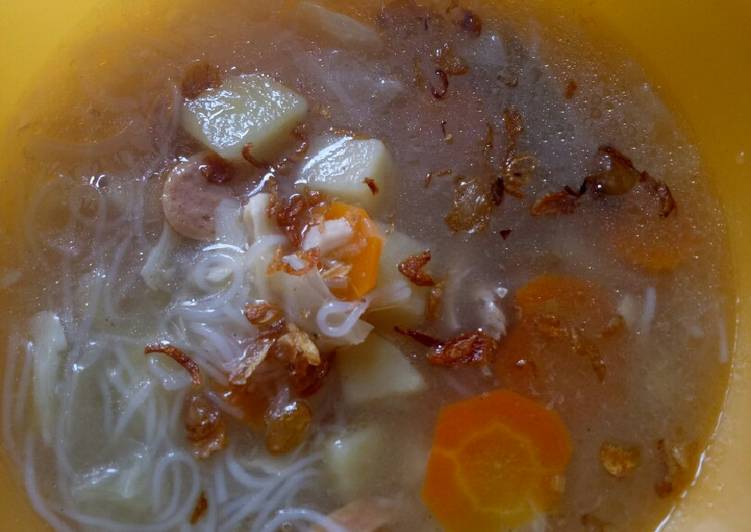 Bagaimana Menyiapkan Sop ayam sedap Lezat