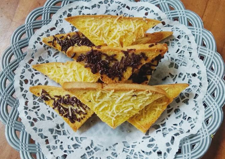 Langkah Mudah untuk Membuat Bagelen / Roti Tawar Kering, Bisa Manjain Lidah