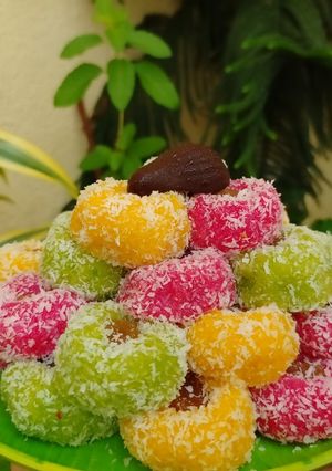 A picture of Coconut mawa burfi.