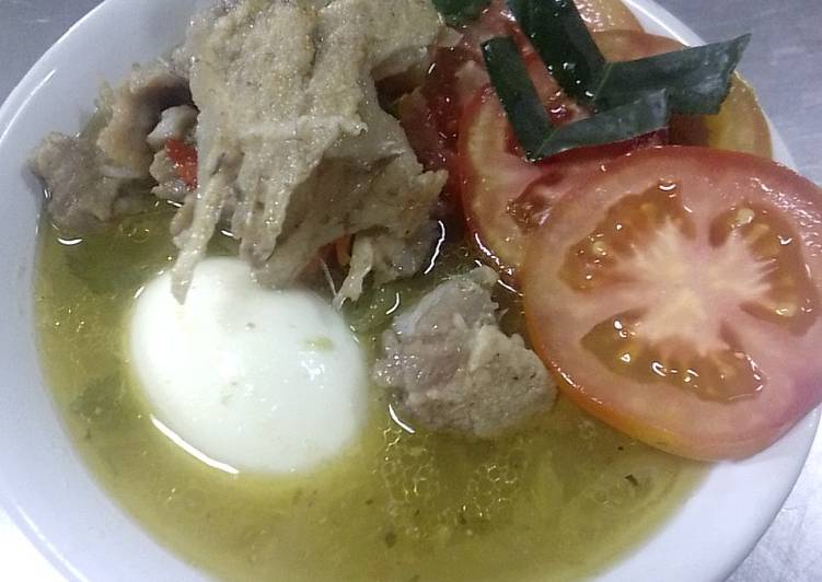 Resep Sop tulang sapi telor yang Lezat Sekali