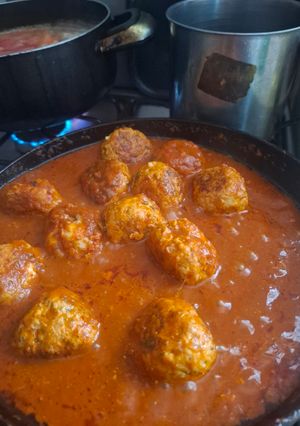 A picture of Cheese-Stuffed Meatballs in Chipotle Sauce.