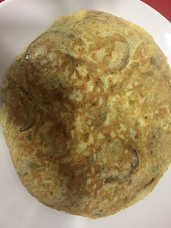 Una foto de Tortilla de patata y berenjena