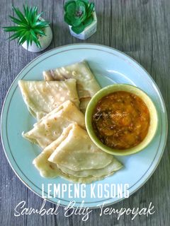 Gambar Lempeng Kosong dengan Sambal Bilis Tempoyak