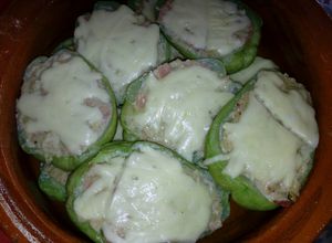 Una foto de Chayote cremoso y relleno de jamón a la Mario, s