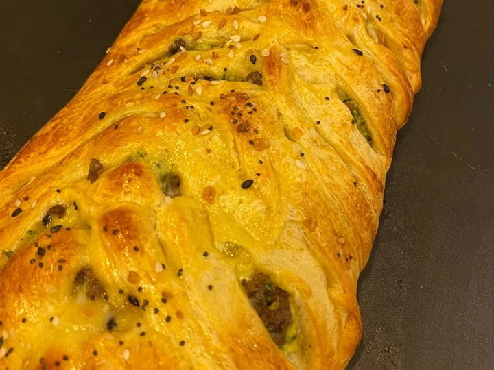 Easy Way Make Everything Bagel Beef Broccoli Braid the Delicious Really delicious
