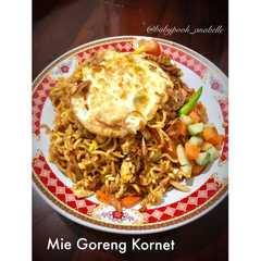 A picture of Mie Goreng Kornet ala Chef Devina.