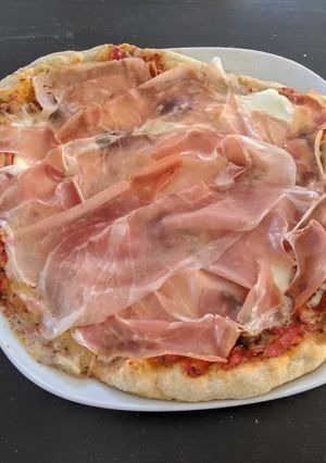 A picture of Sourdough pizza.