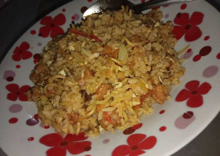  Resep  Nasi  goreng  ruwet indomie  oleh Yonshell Cookpad