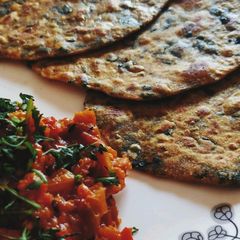 A picture of Methi Paratha.