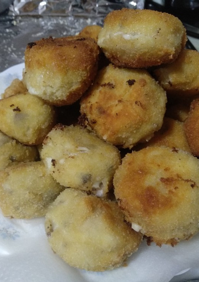 Una foto de Croquetas de pollo y champiñones