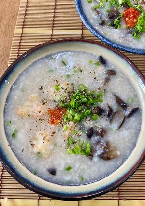 Hình của món Cháo nấm mối đen.